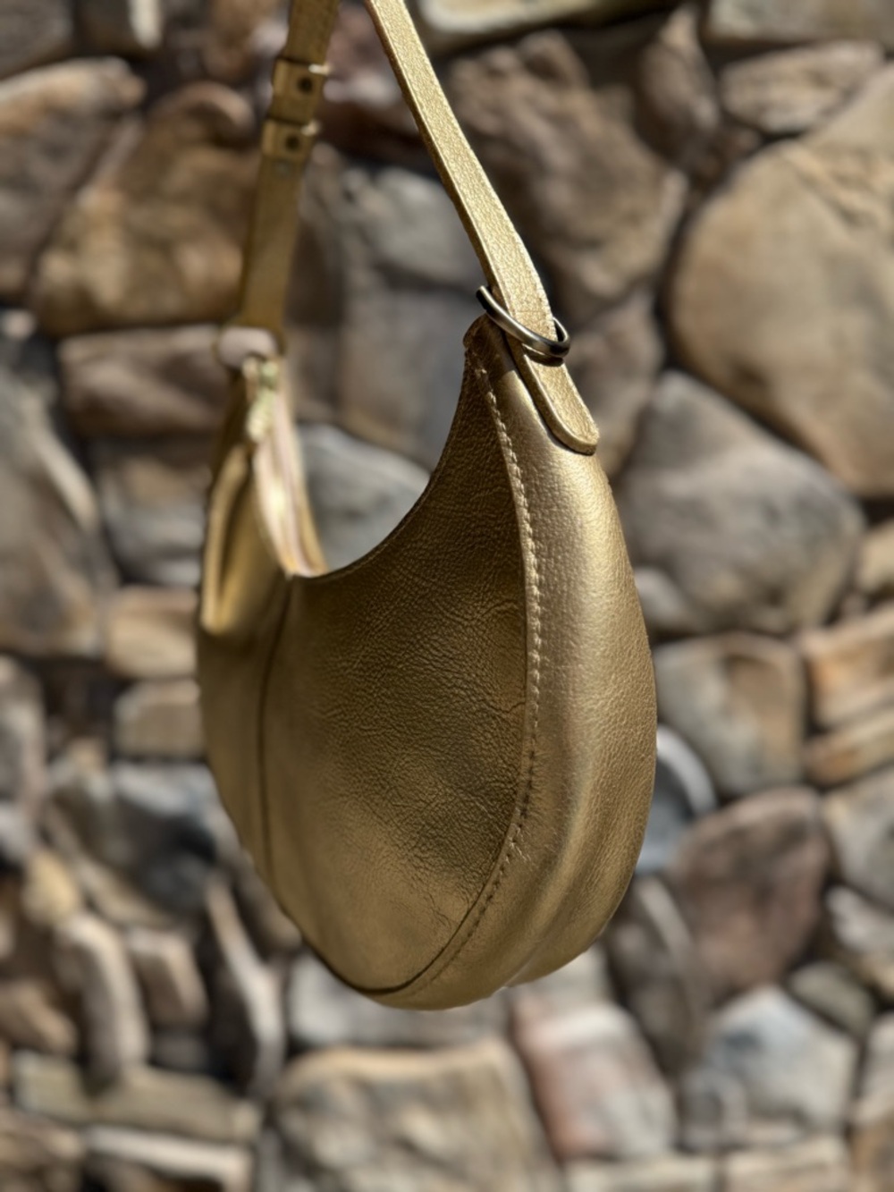Classic Nora in metallic gold - Picture 9 of 10